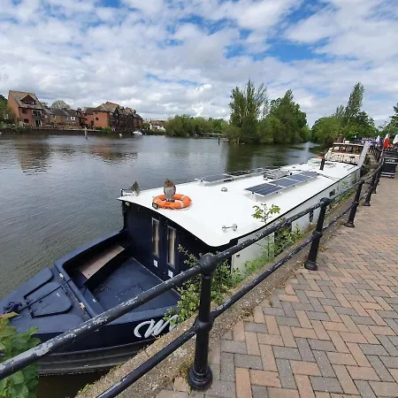 The Royal Escape Windsor, Static Wide Beam Barge Hotel Eton Exterior photo