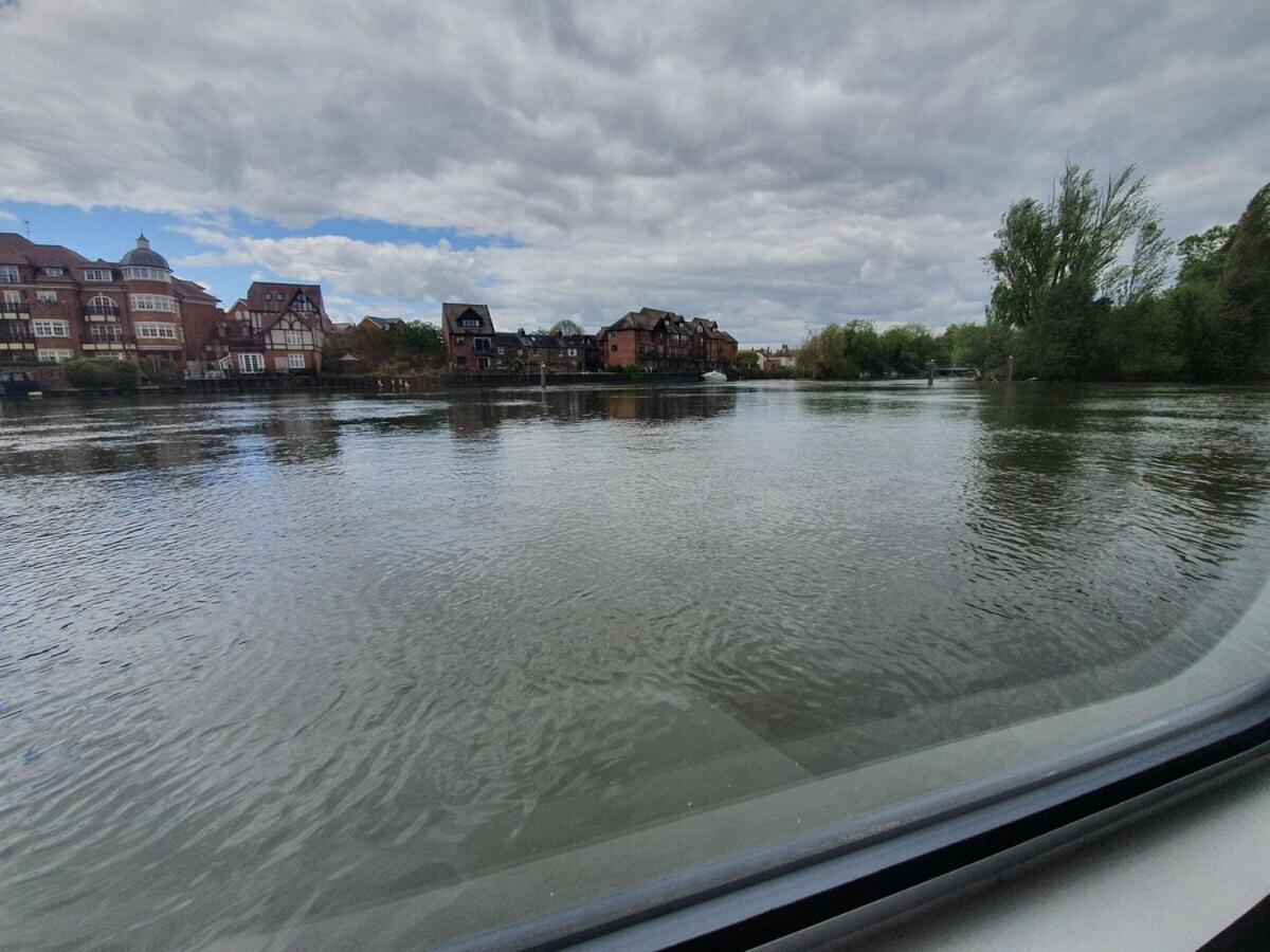 The Royal Escape Windsor, Static Wide Beam Barge Bateau-hôtel *