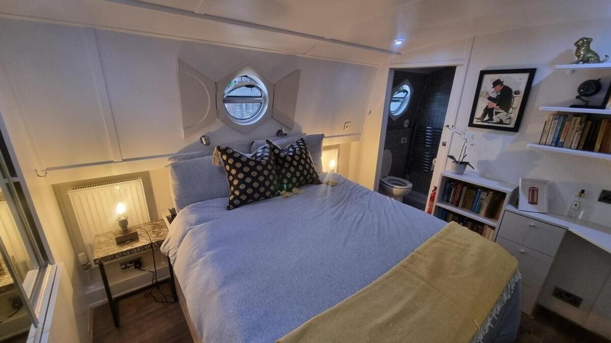 Bateau-hôtel The Royal Escape Windsor, Static Wide Beam Barge Eton