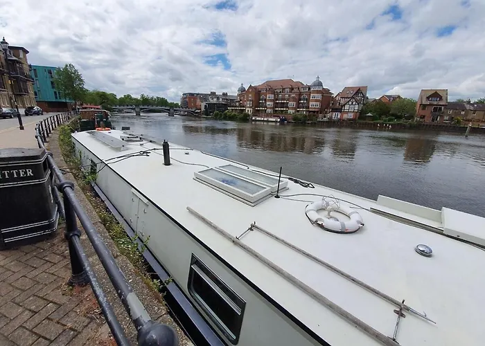 The Royal Escape Windsor, Static Wide Beam Barge