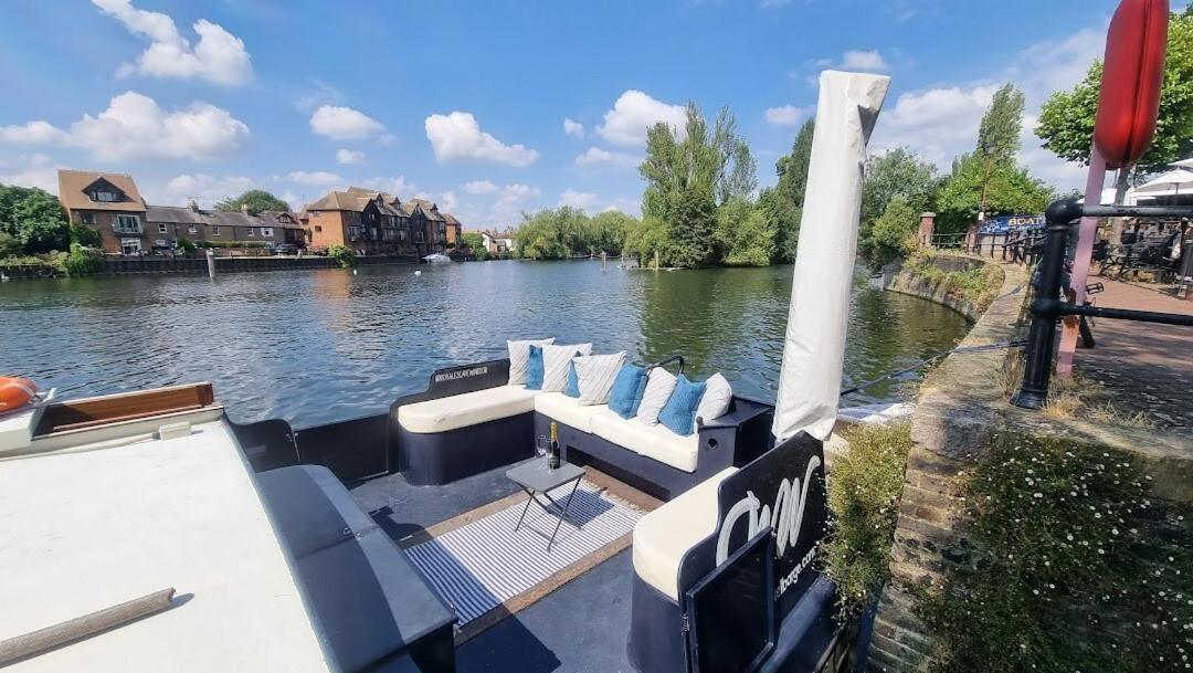 Botel The Royal Escape Windsor, Static Wide Beam Barge *