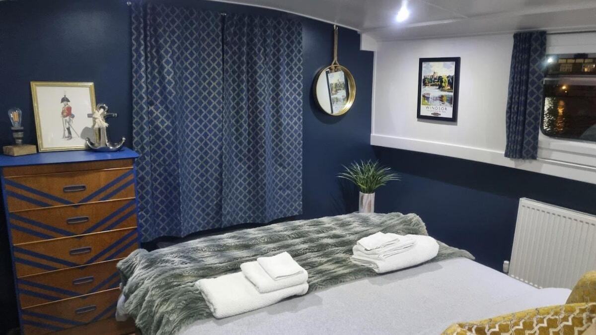 The Royal Escape Windsor, Static Wide Beam Barge Botel *