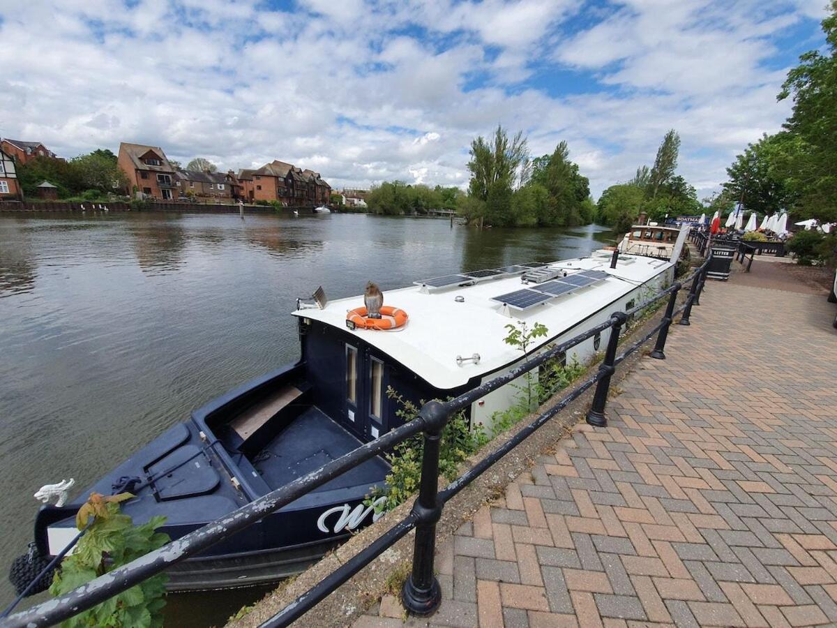 The Royal Escape Windsor, Static Wide Beam Barge Botel *